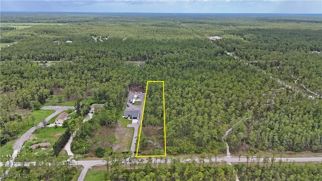 4th AVE NE, Naples, FL 34120