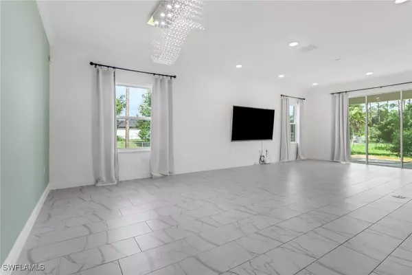 Naples, FL 34120,2501 54th AVE NE