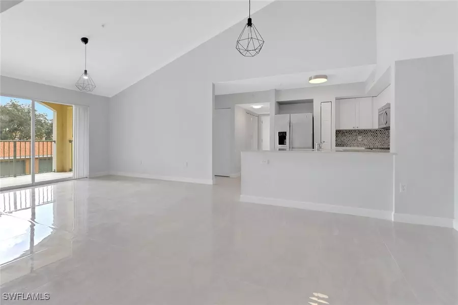 1210 Wildwood Lakes BLVD #207, Naples, FL 34104