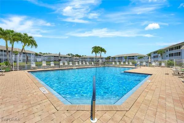 Naples, FL 34104,7842 Regal Heron CIR #204