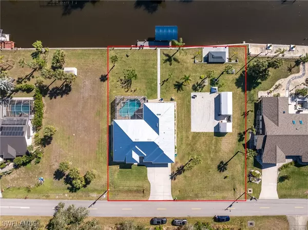 1052 Eppinger DR, Port Charlotte, FL 33953
