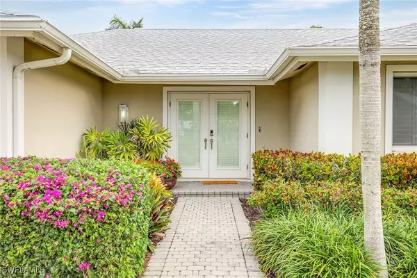 Naples, FL 34103,675 Harbour DR