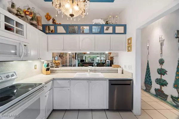 Naples, FL 34112,3515 Antarctic CIR #2408