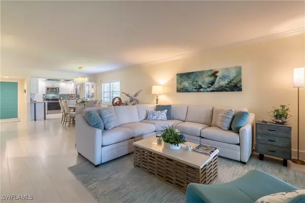 1071 8th ST S #103, Naples, FL 34102