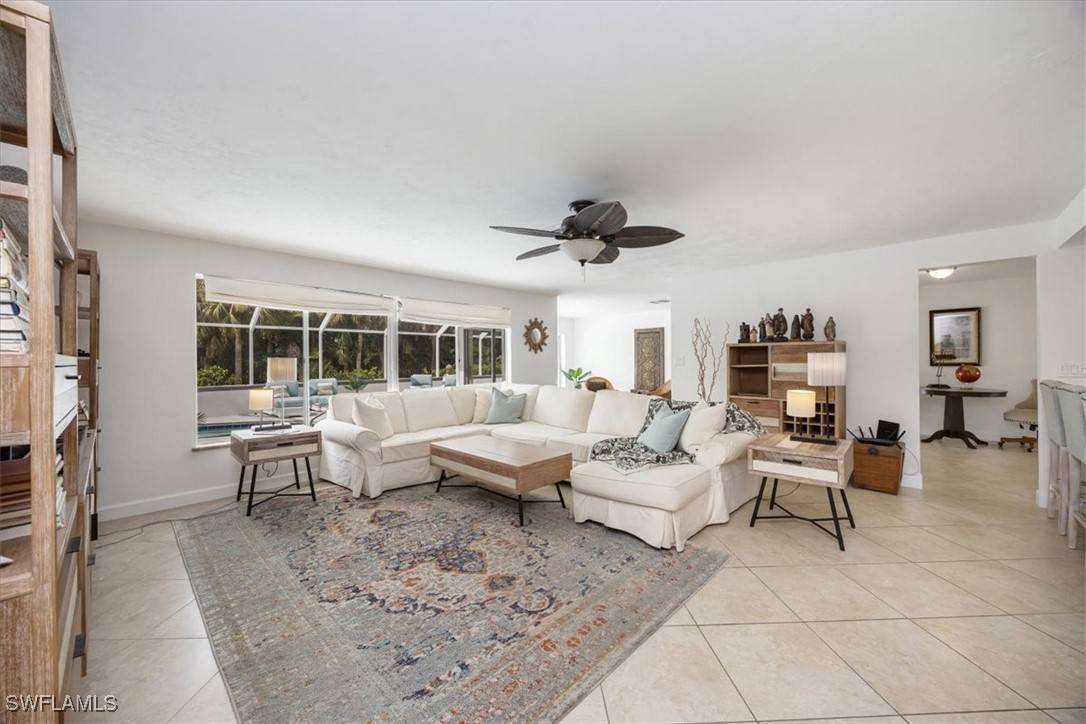 Naples, FL 34110,389 Country Club LN