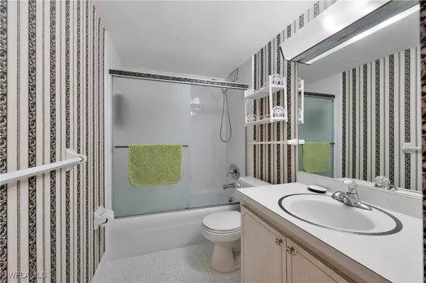 Naples, FL 34102,2150 Gulf Shore BLVD N #411