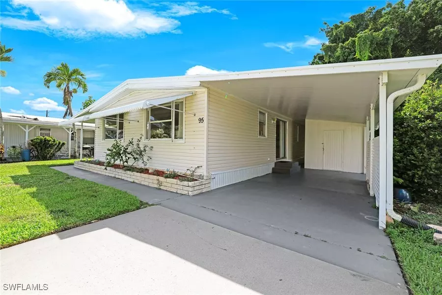95 Le Mans DR, Naples, FL 34112
