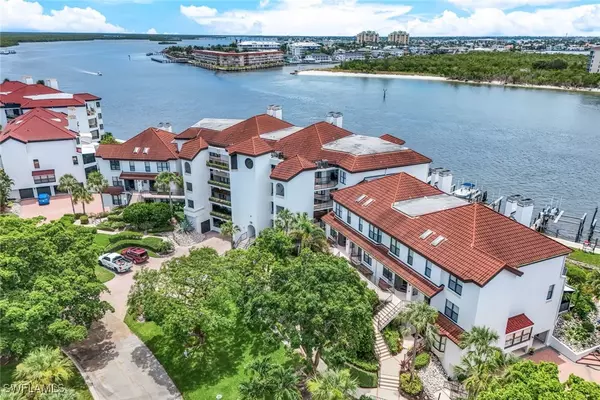 Naples, FL 34113,210 La Peninsula BLVD #210