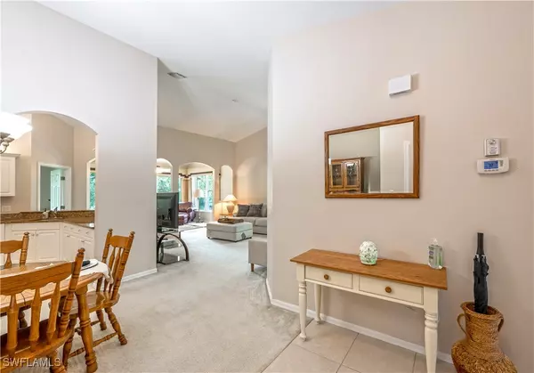 Naples, FL 34110,1320 Charleston Square DR #204