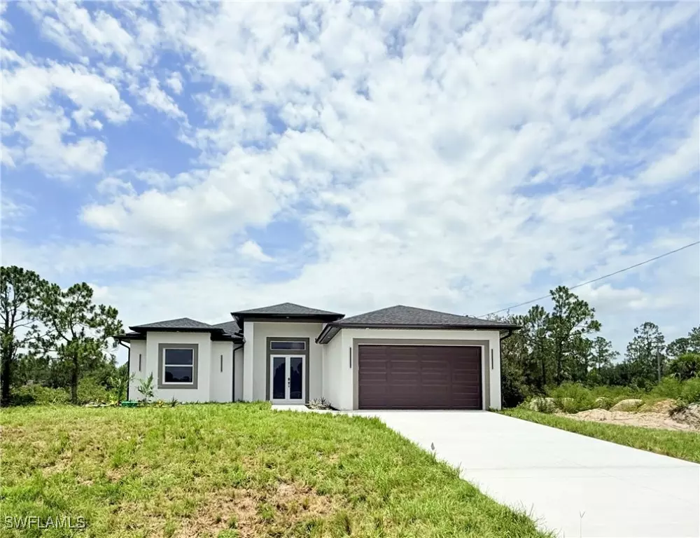 Lehigh Acres, FL 33972,521 Johns AVE