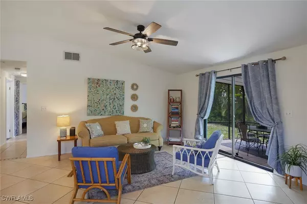 Fort Myers, FL 33967,8436 Cypress DR N