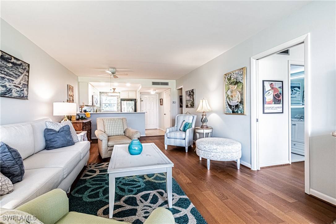 1 High Point CIR W #102, Naples, FL 34103