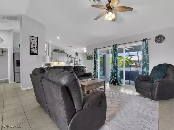 Cape Coral, FL 33914,3930 Chiquita BLVD S