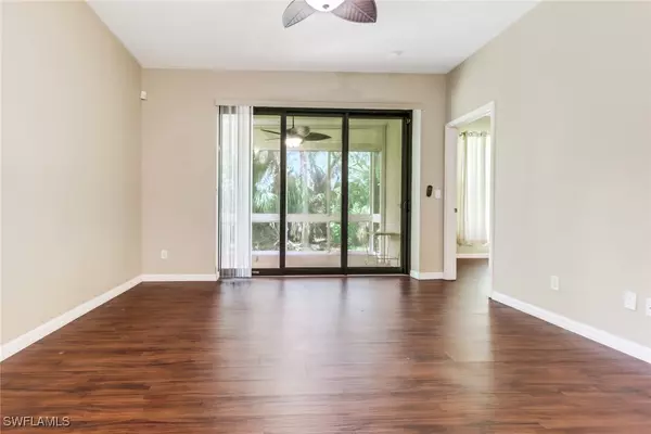 Naples, FL 34104,7585 Meadow Lakes DR #401
