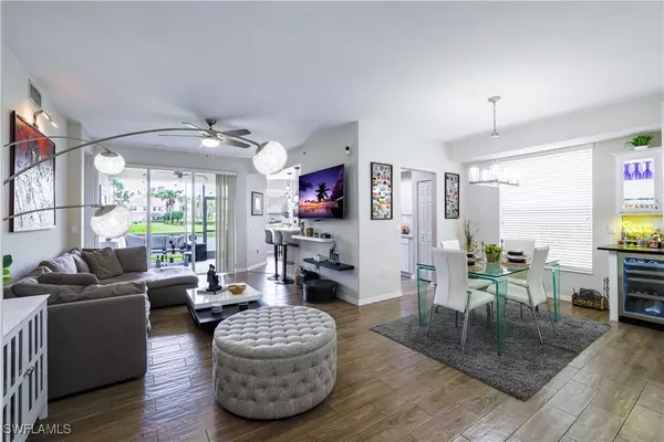 Naples, FL 34105,1405 Tiffany LN N #1402