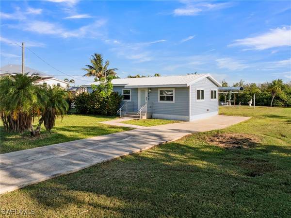 2880 8th AVE, St James City, FL 33956