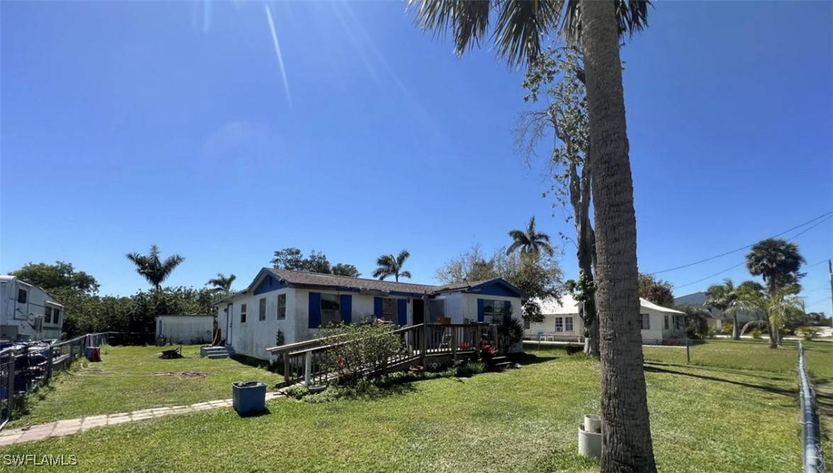 2027 Mark AVE, Punta Gorda, FL 33950