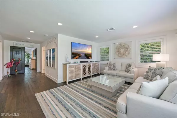 Naples, FL 34102,1129 8th TER N