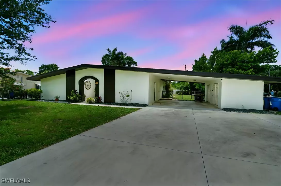 Fort Myers, FL 33919,544 Bayside DR