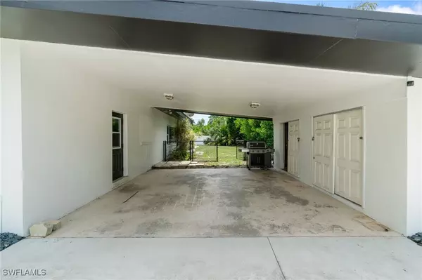 Fort Myers, FL 33919,544 Bayside DR