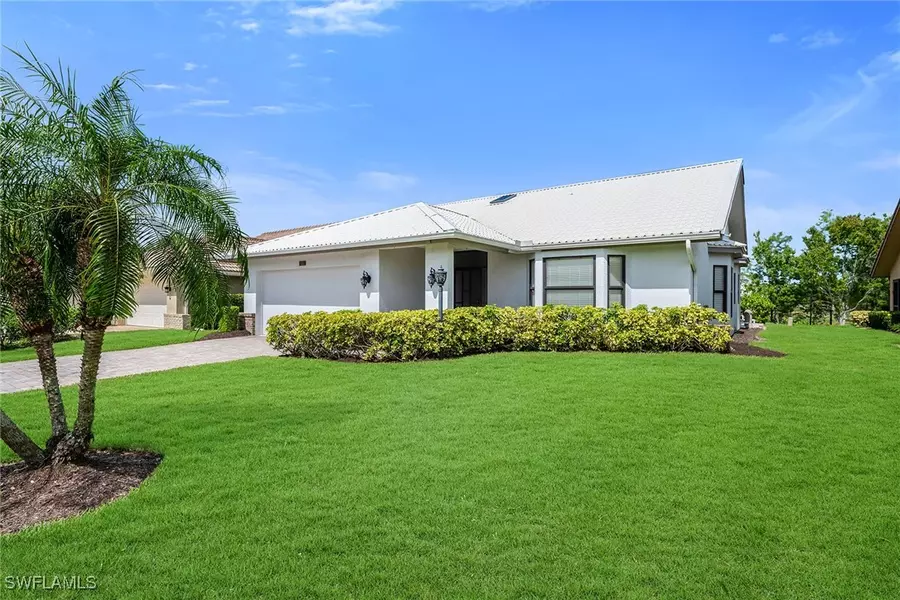 221 Saint James WAY, Naples, FL 34104