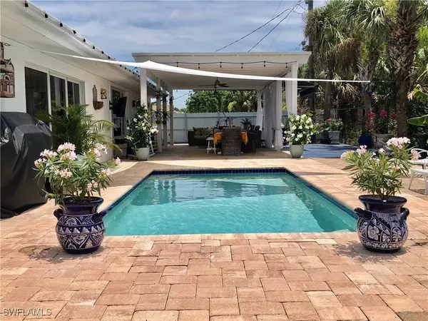 283 Cypress WAY W, Naples, FL 34110