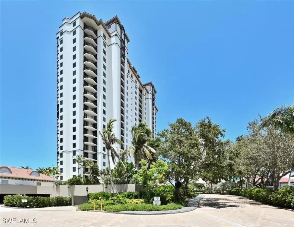 Naples, FL 34108,7225 Pelican Bay BLVD #2004
