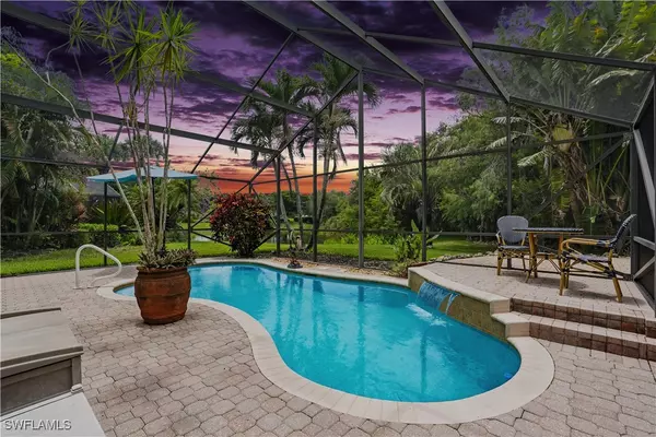 1381 Areca CV, Naples, FL 34119