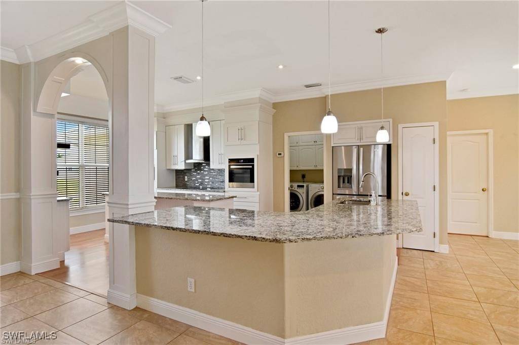 Cape Coral, FL 33991,805 SW 4th PL