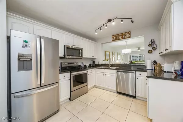 1330 Derbyshire CT #E104, Naples, FL 34116