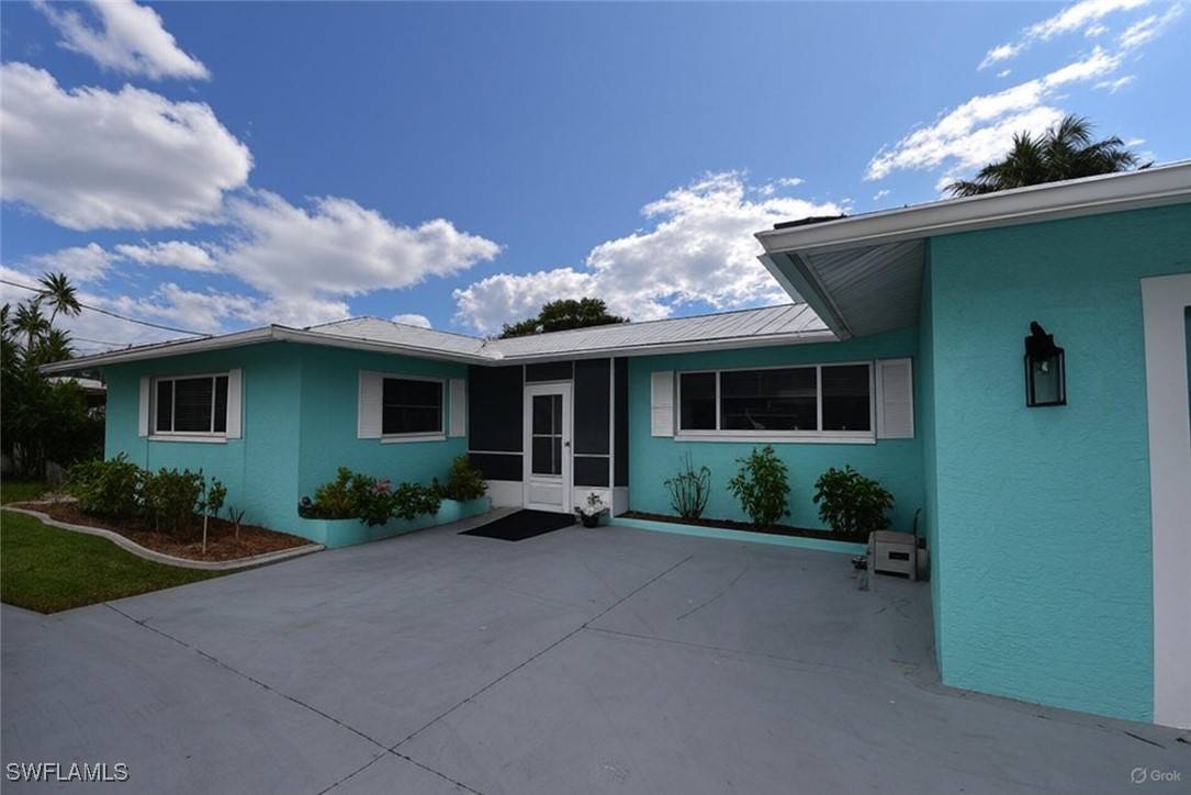 5622 Deauville CT, Cape Coral, FL 33904