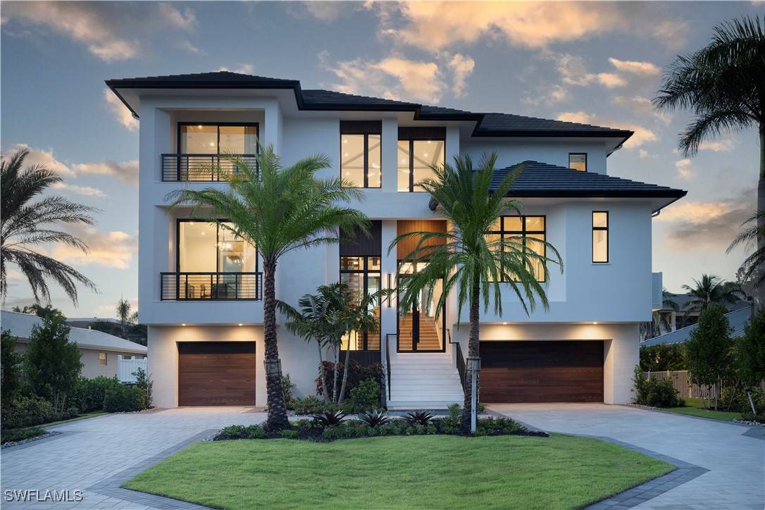 141 Channel DR, Naples, FL 34108