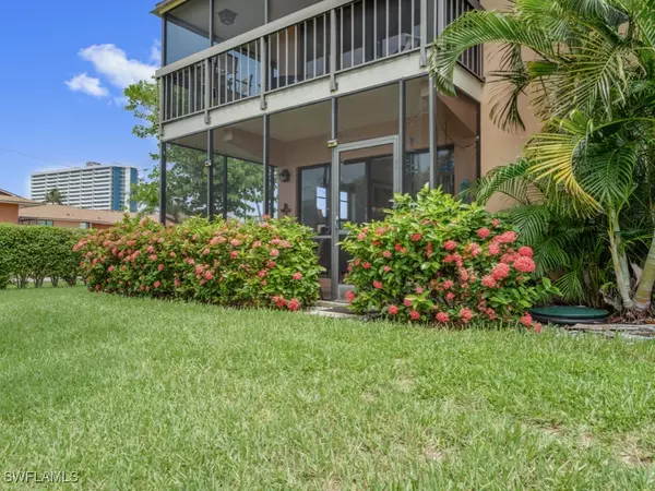 Marco Island, FL 34145,27 Greenbrier ST #109