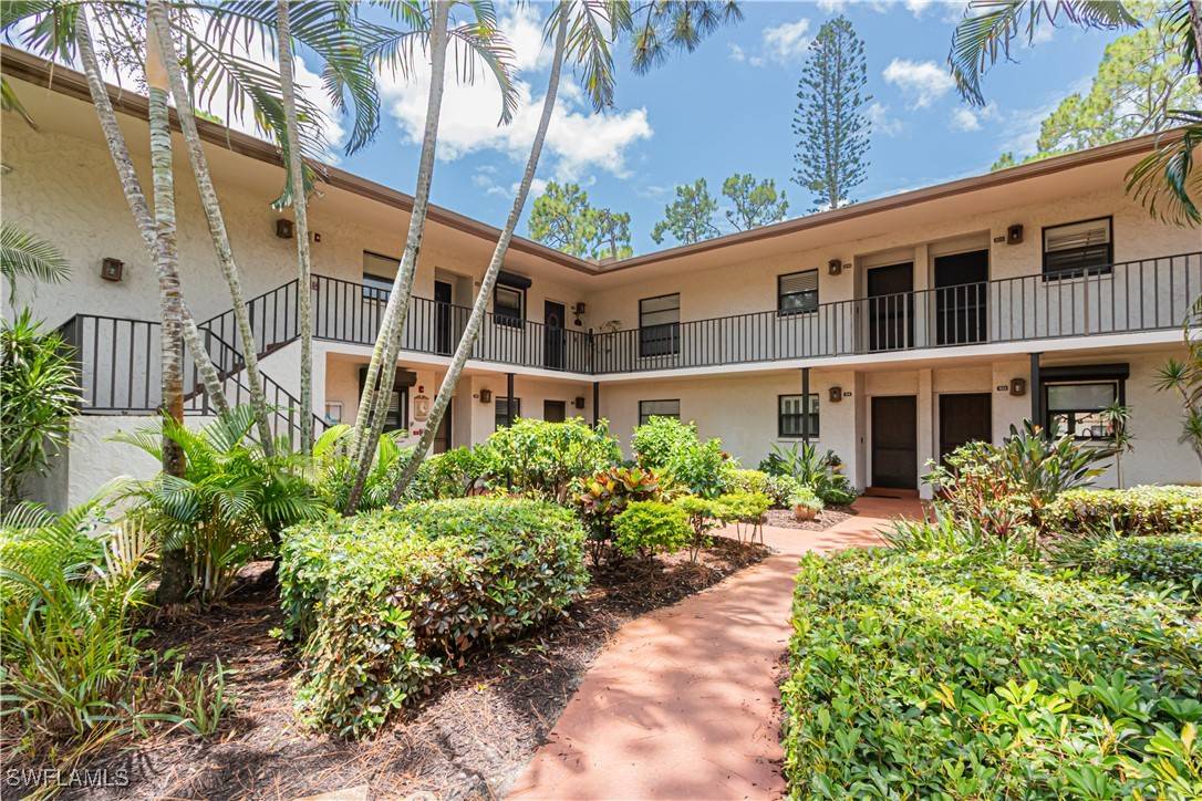 1733 Courtyard WAY #B205, Naples, FL 34112