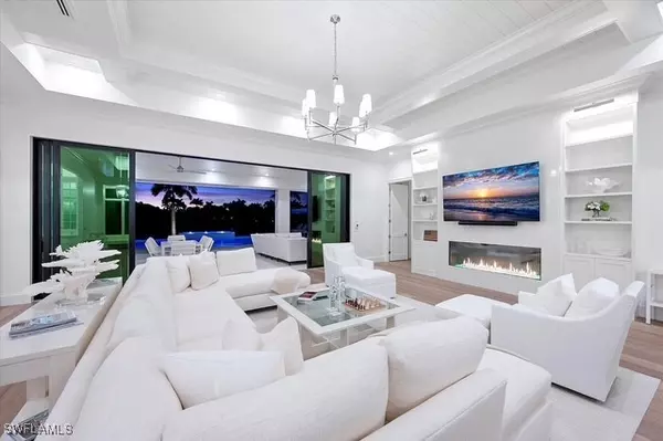 6285 Highcroft DR, Naples, FL 34119