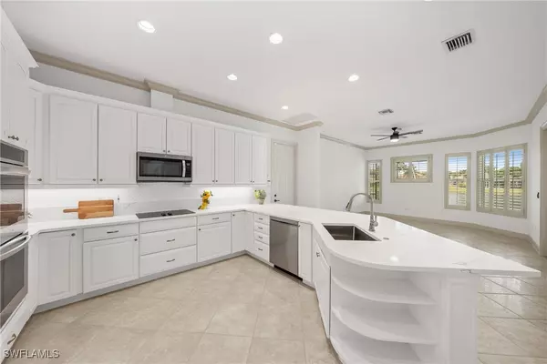 Naples, FL 34109,4009 Treadwater CT