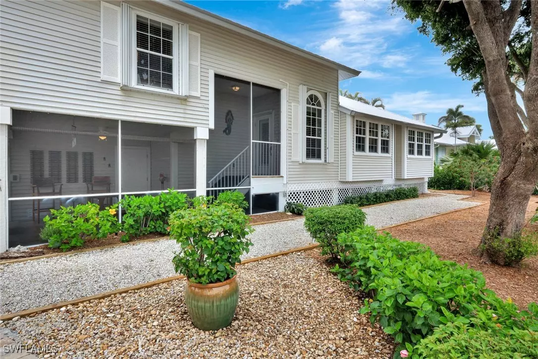 Sanibel, FL 33957,1874 Farm TRL