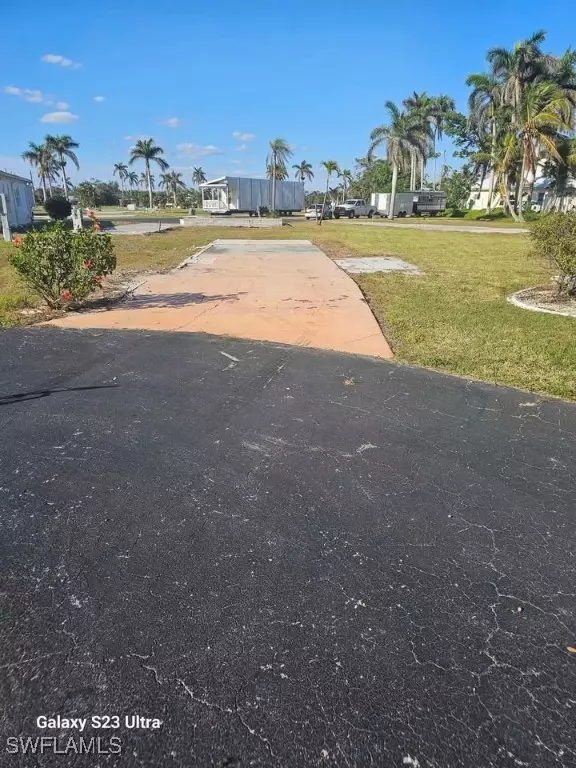 Fort Myers, FL 33908,119 Ash LN