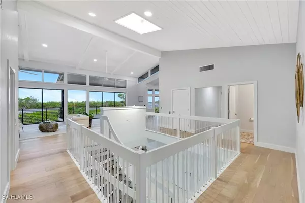 Sanibel, FL 33957,5435 Osprey CT