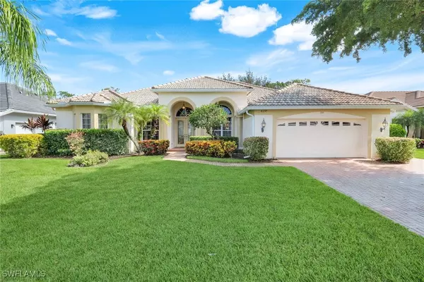 8397 Northhampton CT, Naples, FL 34120