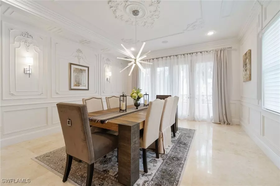 2650 Bolero DR #7-2, Naples, FL 34109