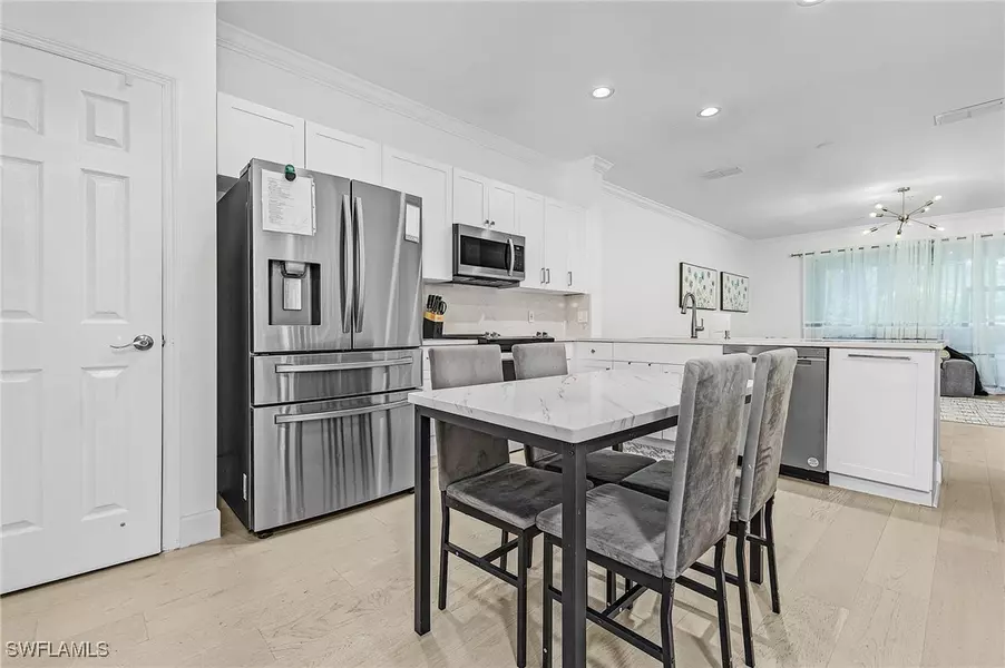 1285 Oxford LN #227, Naples, FL 34105
