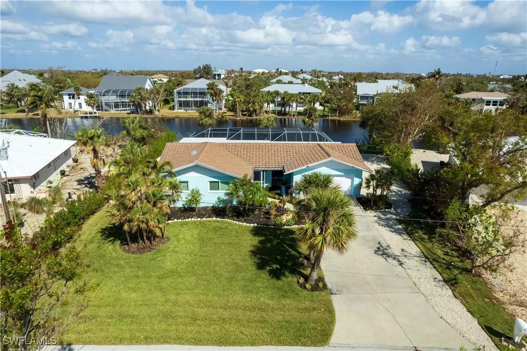 Sanibel, FL 33957,566 Boulder DR