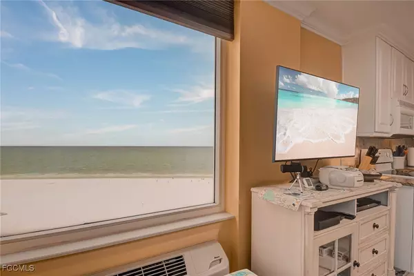 Fort Myers Beach, FL 33931,7360 Estero BLVD #703
