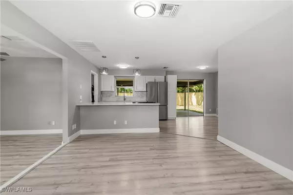 17313 Lee RD, Fort Myers, FL 33967