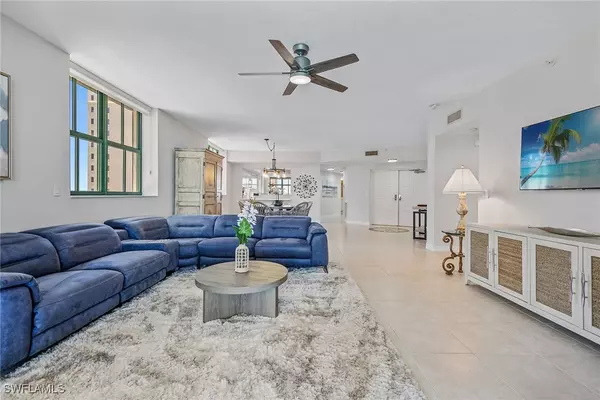 Marco Island, FL 34145,980 Cape Marco DR #1408