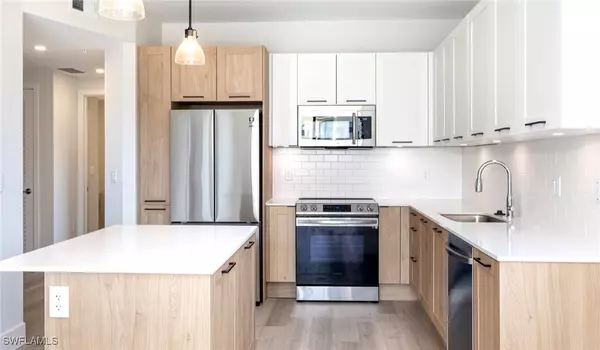 Estero, FL 33928,22980 Vista Edera CIR #3-301