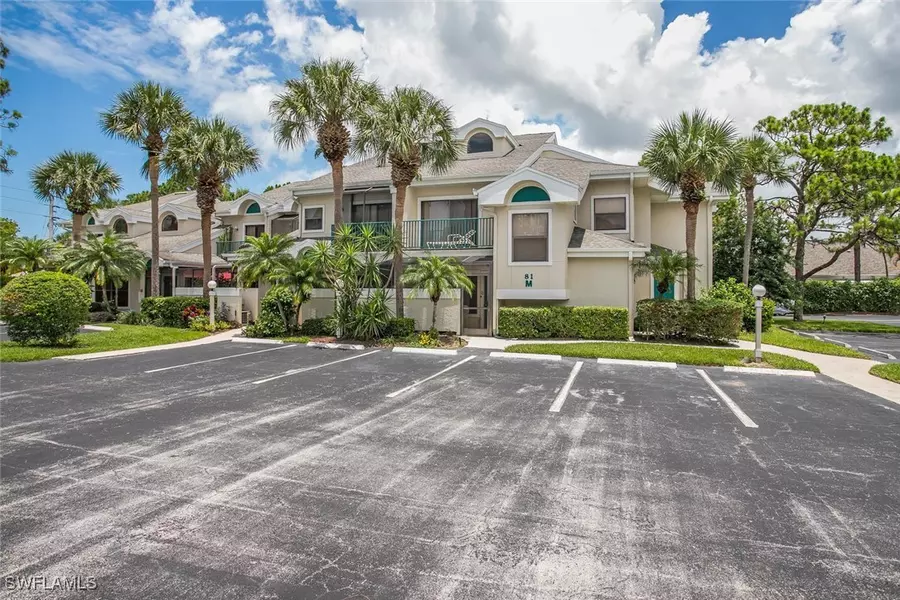 81 EMERALD WOODS DR #M8, Naples, FL 34108-0503