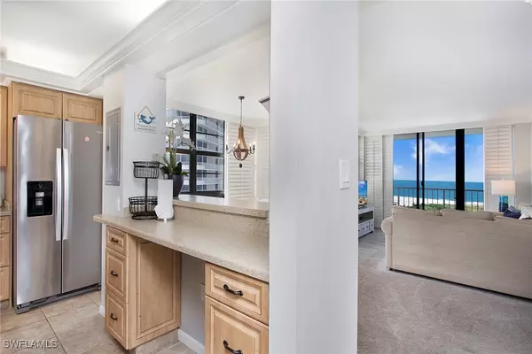 Marco Island, FL 34145,440 Seaview CT #1106