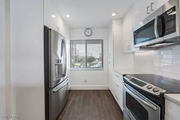 Naples, FL 34108,10682 Gulf Shore DR #C302